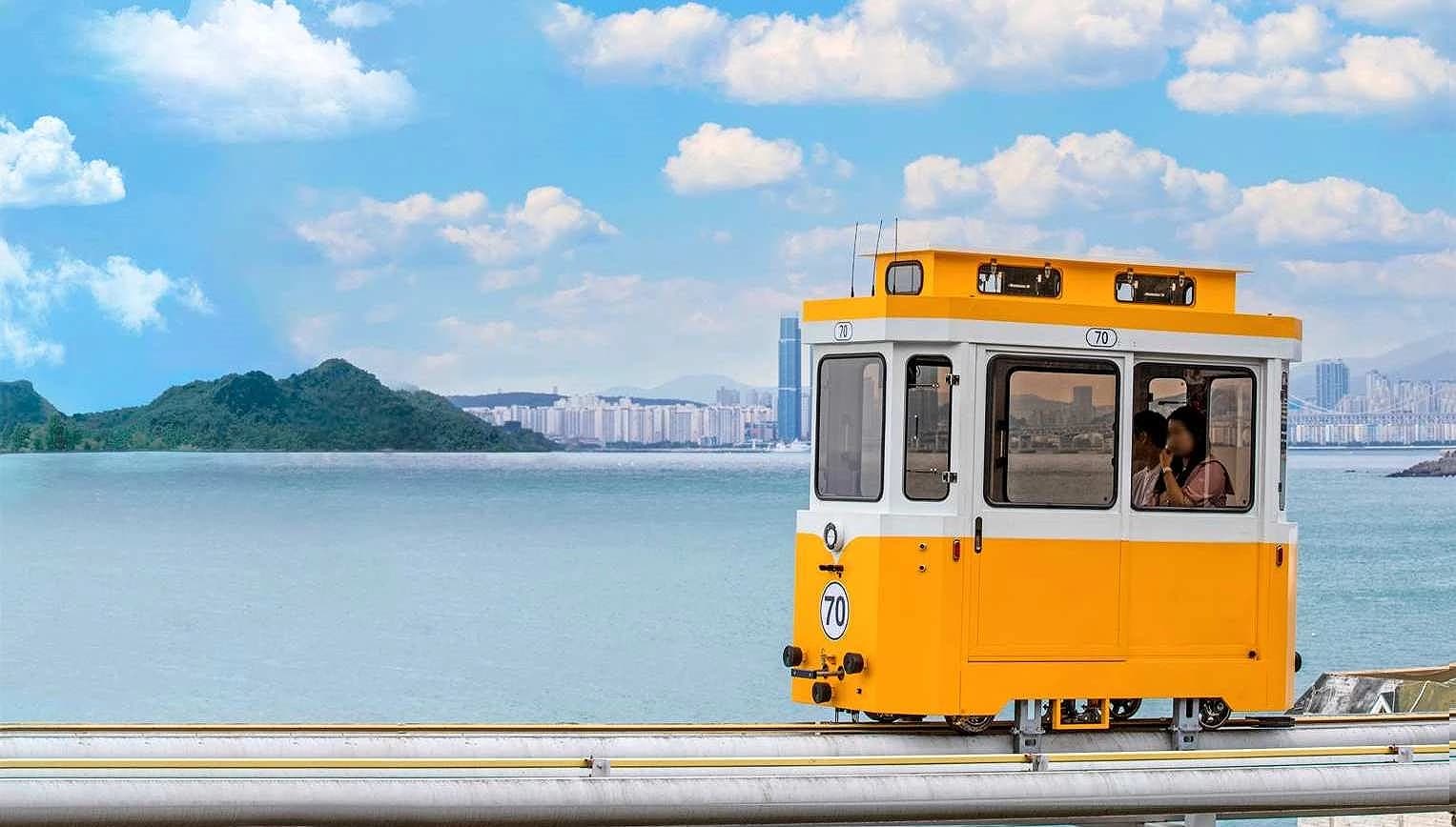 Cung đường núi quanh co giữa thiên nhiên